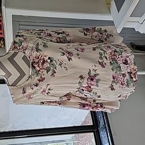 COPY - Jennie & Marlis long sleeve floral top size large
